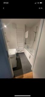 Modernes Neubauapartment mit Balkon in ruhiger Lage nahe dem Flughafen - Hamburgo - 5