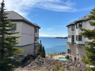 Amazing Lake View 2 Queen Bed Studio & Heated Pools - Two Harbors - 4