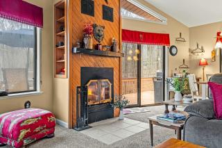 Atlas Point Lodge Sauna Fireplaces Kayaks Lakes Pet-Friendly Yard - Pocono Lake - 8
