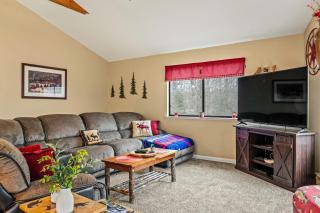 Atlas Point Lodge Sauna Fireplaces Kayaks Lakes Pet-Friendly Yard - Pocono Lake - 3