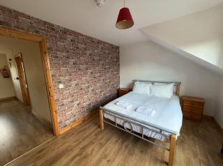 Spacious 5BR Work-Ready Comfort - Belfast - 5