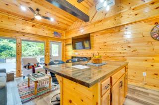 2 Mi to the Island in Pigeon Forge Serene Escape - 3