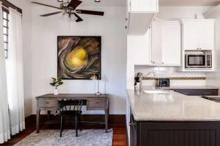 Charming 5 Bedroom Home in Austin - Austin - 1