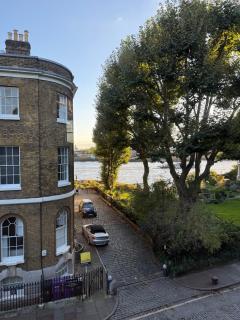 The Wapping Flat - 6