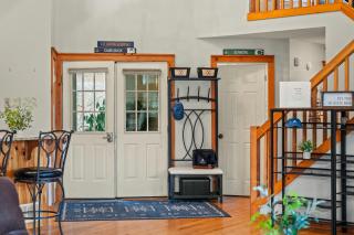 Mountain Escape with Game Room Balcony Stunning Views in the Poconos Christina - Tannersville - 4