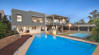 Valentine Creekside Manor - - 0
