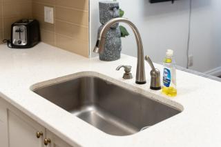 High-End 2BR Townhouse Steps from the Seawall - Vancouver - 1