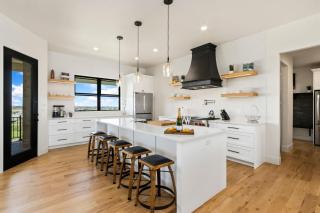 Bridle Ridge Retreat - Modern Comfort, Open Views - 3