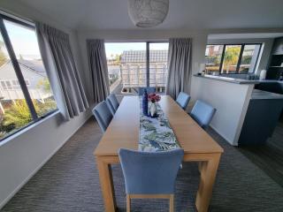 Aqua Vista - family home with a view - Tauranga - 7