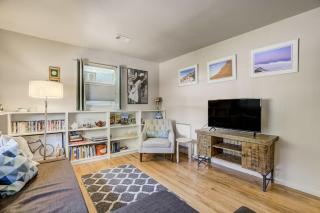Pine Hollow Cozy Downtown Stay w Fire Pit - 3