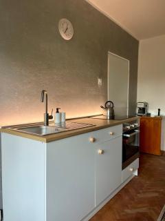 Authentic Self check-in Apartment in vibrant Ruzinov area, Komárnická 42, Bratislava - Bratislava - 4