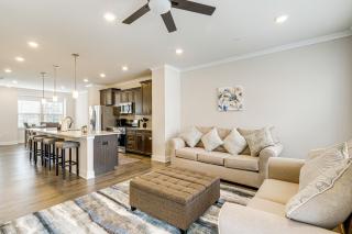 Fenced Yard Spacious Southern Maryland Townhome! - White Plains - 2