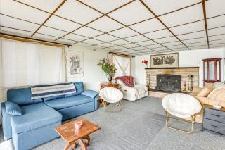 Lakefront Group Getaway with Dock in Baldwin! - Baldwin - 8