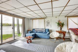 Lakefront Group Getaway with Dock in Baldwin! - Baldwin - 5