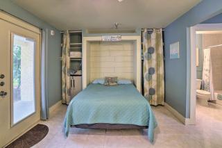 Walk to Padre Beach Studio with Hot Tub Access - Corpus Christi - 4