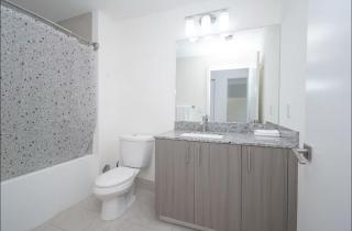 Lovely Downtown Doral - 9