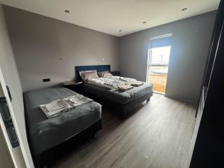 Luxurious house near Golf-course - Vestmannaeyjar - 7