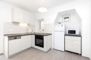 Apartments by the sea Veli Losinj, Losinj - 24542 - Veli Lošinj - 2