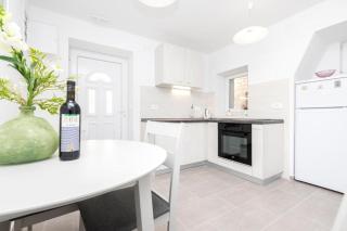 Apartments by the sea Veli Losinj, Losinj - 24542 - Veli Lošinj - 1