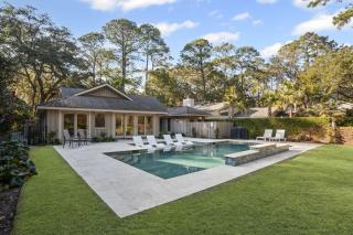 19 Gunnery Lane 2 Kings 1 Queen 2 Doubles Pet Friendly Private Pool w Beach Gear & Bike Rentals - Hilton Head Island - 0