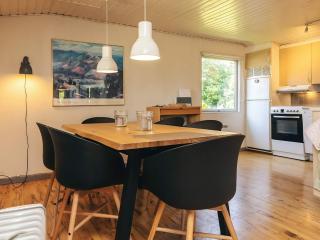 Two-Bedroom Holiday home in Bogø By 1 - Bogø By - 2