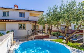 Stunning Home In Medulin - 3