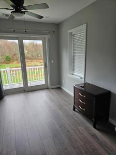 Charming Twin Ponds Estate On 27 Acres - Woodbourne - 0