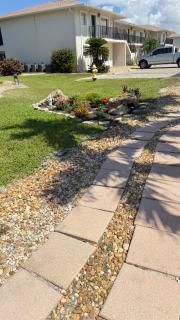 1st floor, Davis Lake View Condo, Minutes to Sanibel - 2