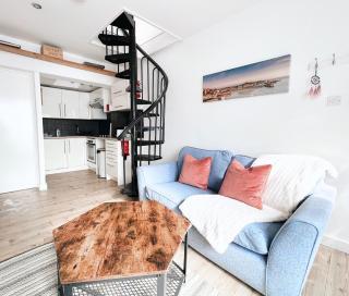 SURF PAD in St Ives, 1 Bed House, 400M to Beach & Harbour - St Ives - 0
