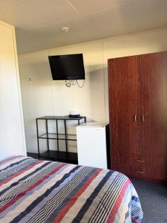 Piangil Cabin and Caravan Park - - 0