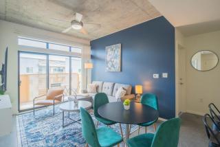 Posh 2BD - Central DT - Gym, Pool, Parking -Sleep 8 - Phoenix - 9