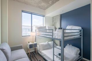 Posh 2BD - Central DT - Gym, Pool, Parking -Sleep 8 - Phoenix - 2