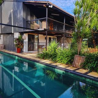4 BDR Airconditioned Tropical Escape, Lap Pool & Parking for Caravans, Boats and Trailers - Casuarina - 0