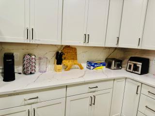 Ruby House Beautiful- Peaceful-4BR Sleeps 12 - Anchorage - 2
