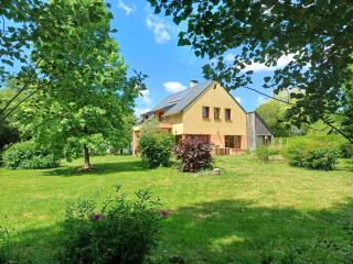 Large family house with wooded garden - Surzur - 9