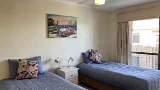 Lowanna Unit 8 - Golden Beach - 4