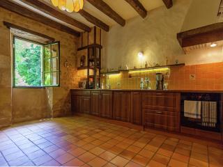 Spacious farmhouse with private heated pool in a rustic garden - Nantheuil - 3