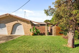 Steps from Sand: 2-Bed Beach Escape with Courtyard - 6