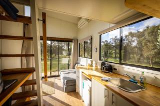 Tiny House Farmstay at Dreams Alpaca Farm - A Windeyer Outback Experience - 7