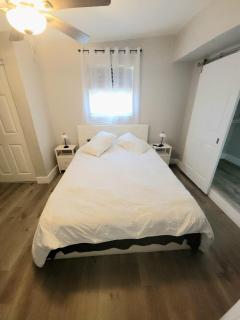 Charming 1 bed suite with AC and WiFi in Lakeland - 5