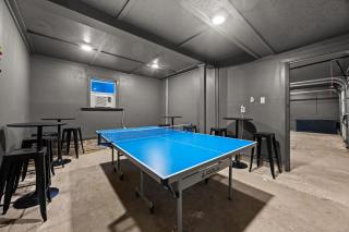 The Gatsby Carriage House Luxe Stay w Game Room - Louisville - 7