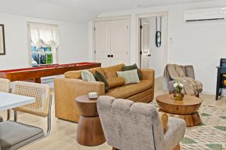 The Gatsby Carriage House Luxe Stay w Game Room - Louisville - 1