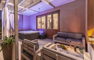 Lovely Home In Tinjan - Tinjan - 1