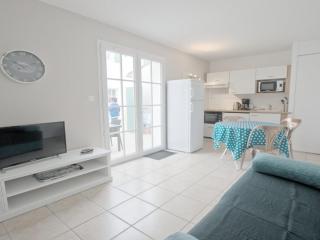 Appartement fonctionnel intra-muros avec cour et garage sécurisé - FR-1-835-1 - Saint-Martin-de-Ré - 0