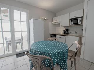 Appartement fonctionnel intra-muros avec cour et garage sécurisé - FR-1-835-1 - Saint-Martin-de-Ré - 5