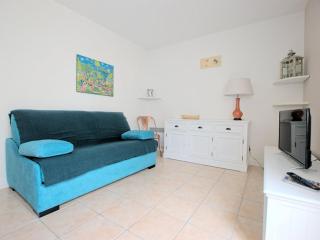 Appartement fonctionnel intra-muros avec cour et garage sécurisé - FR-1-835-1 - Saint-Martin-de-Ré - 2