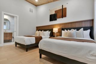 Zoka - Luxury Mountain-Lake Cabin with Hot Tub - Westminster - 4