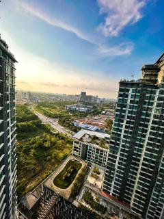 2BR Swimming Pool Gym No Wi-Fi - Cyberjaya - 9