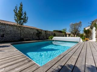 Maison familiale avec piscine pour 9 personnes - FR-1-835-4 - 1