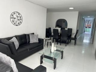 Linda casa, excelente ubicación - Armenia - 9